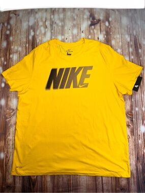NWT The Nike Tee Dri-fit Men's  Yellow Block Logo Graphic T-Shirt Size 3XL